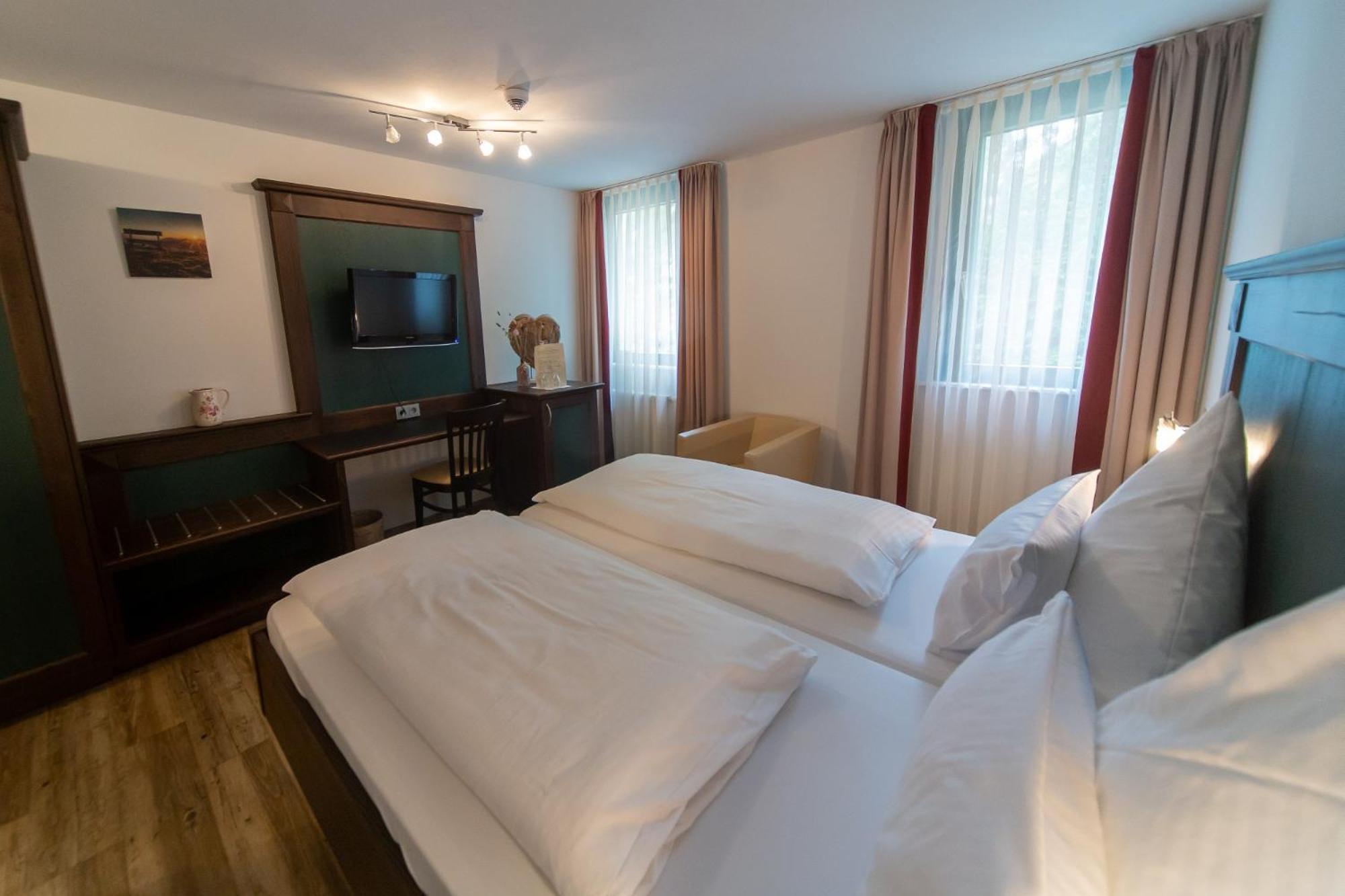 Hotel Restaurant Auerhahn Бад-Вильдбад Экстерьер фото