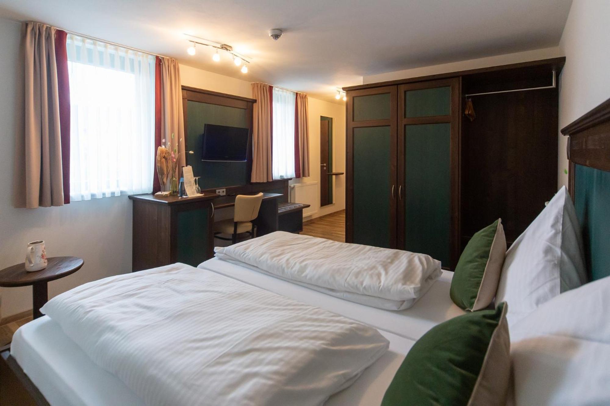 Hotel Restaurant Auerhahn Бад-Вильдбад Экстерьер фото