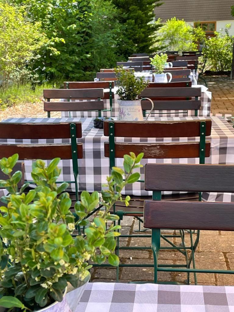 Hotel Restaurant Auerhahn Бад-Вильдбад Экстерьер фото